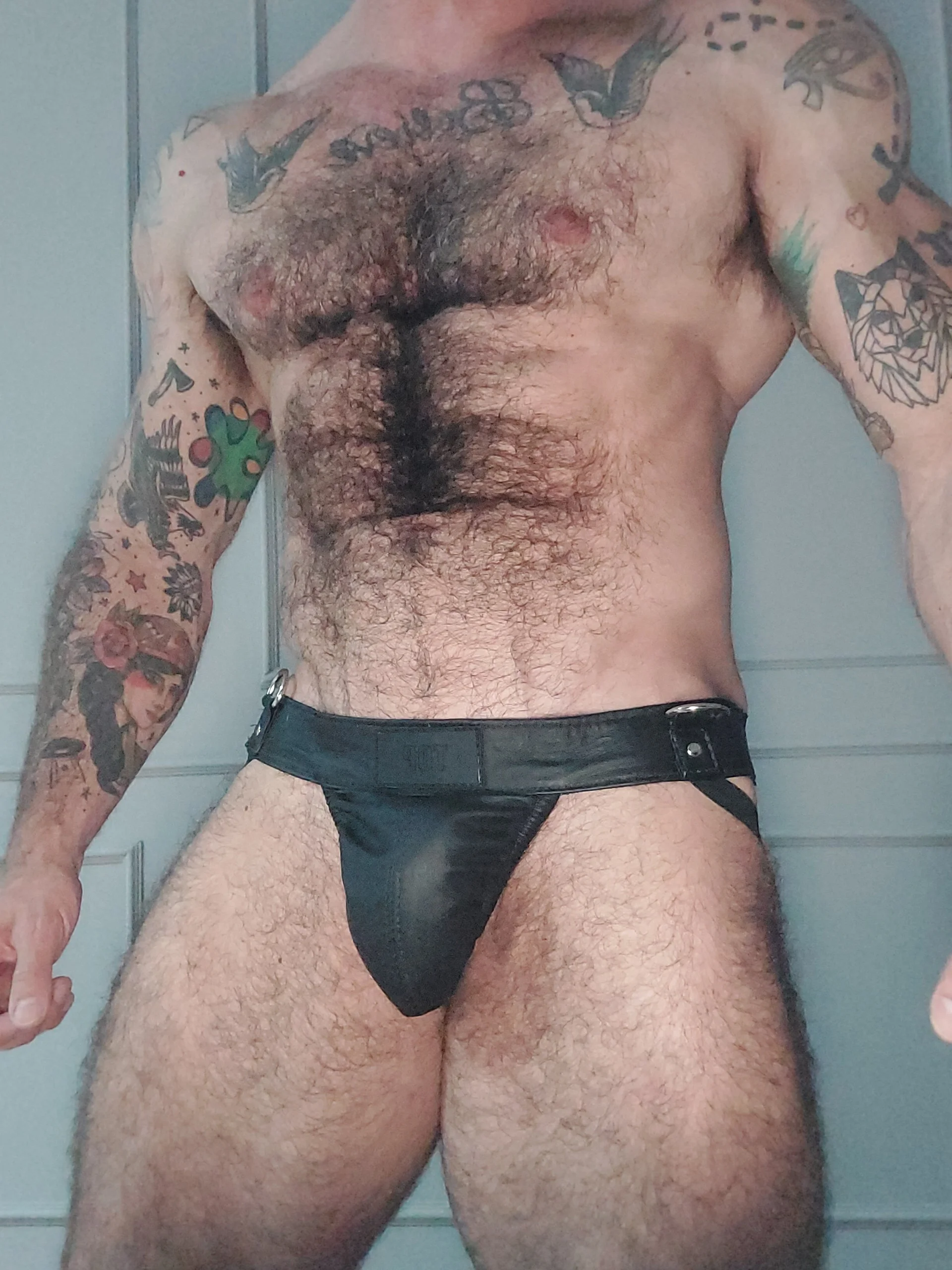 XXX Porn Photo of Nude MuscleBearRey 6