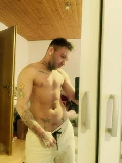 XXX Porn Photo of Nude X_MagicMello_X 15