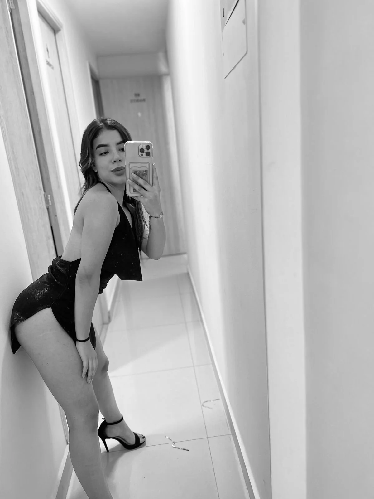XXX Porn Photo of Nude anathompsoon 3