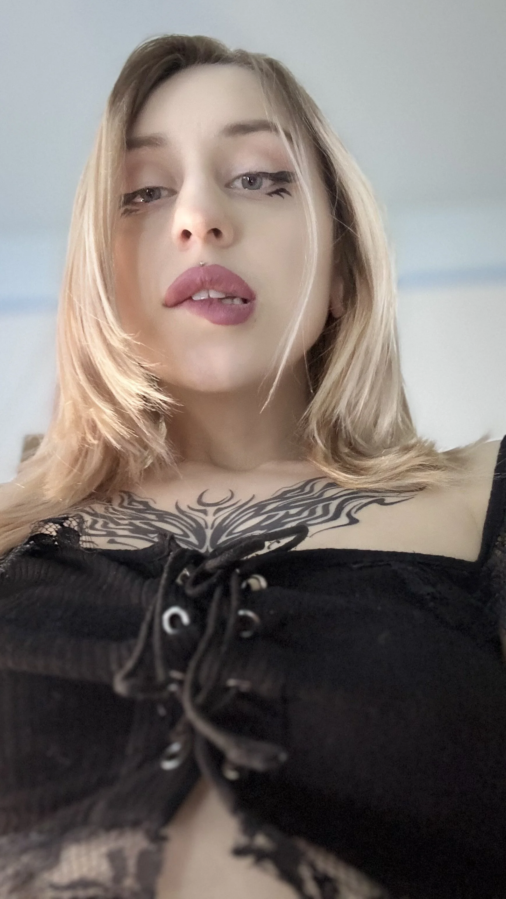 XXX Porn Photo of Nude YourScarlettStorm 4