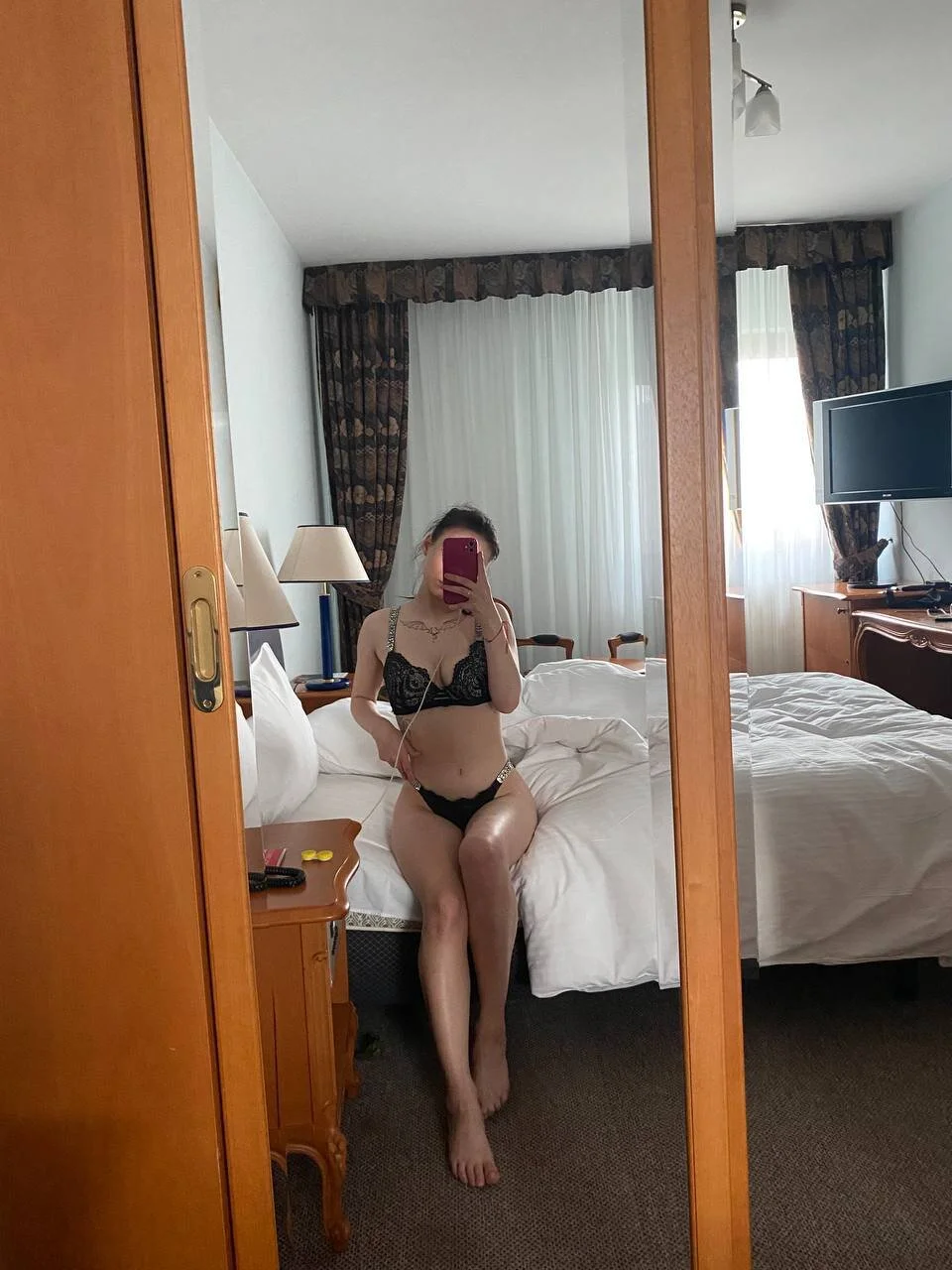 XXX Porn Photo of Nude MeganBabyFox 3