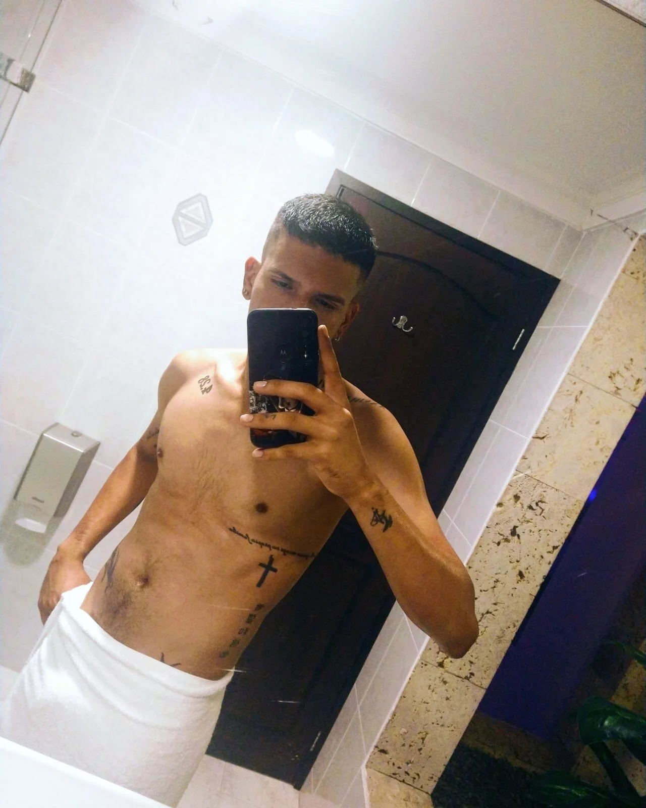 XXX Porn Photo of Nude damiam_fiery 6