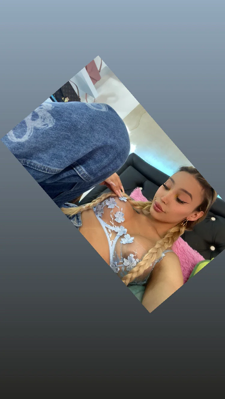 XXX Porn Photo of Nude _viioletweekend_ 15