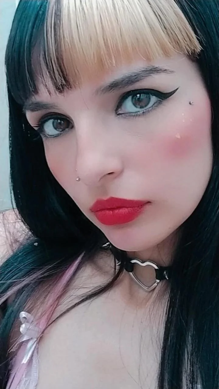 XXX Porn Photo of Nude charllotee_dark 7