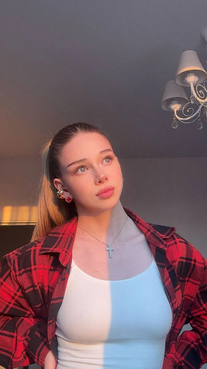 XXX Porn Photo of Nude Amelie_h 2