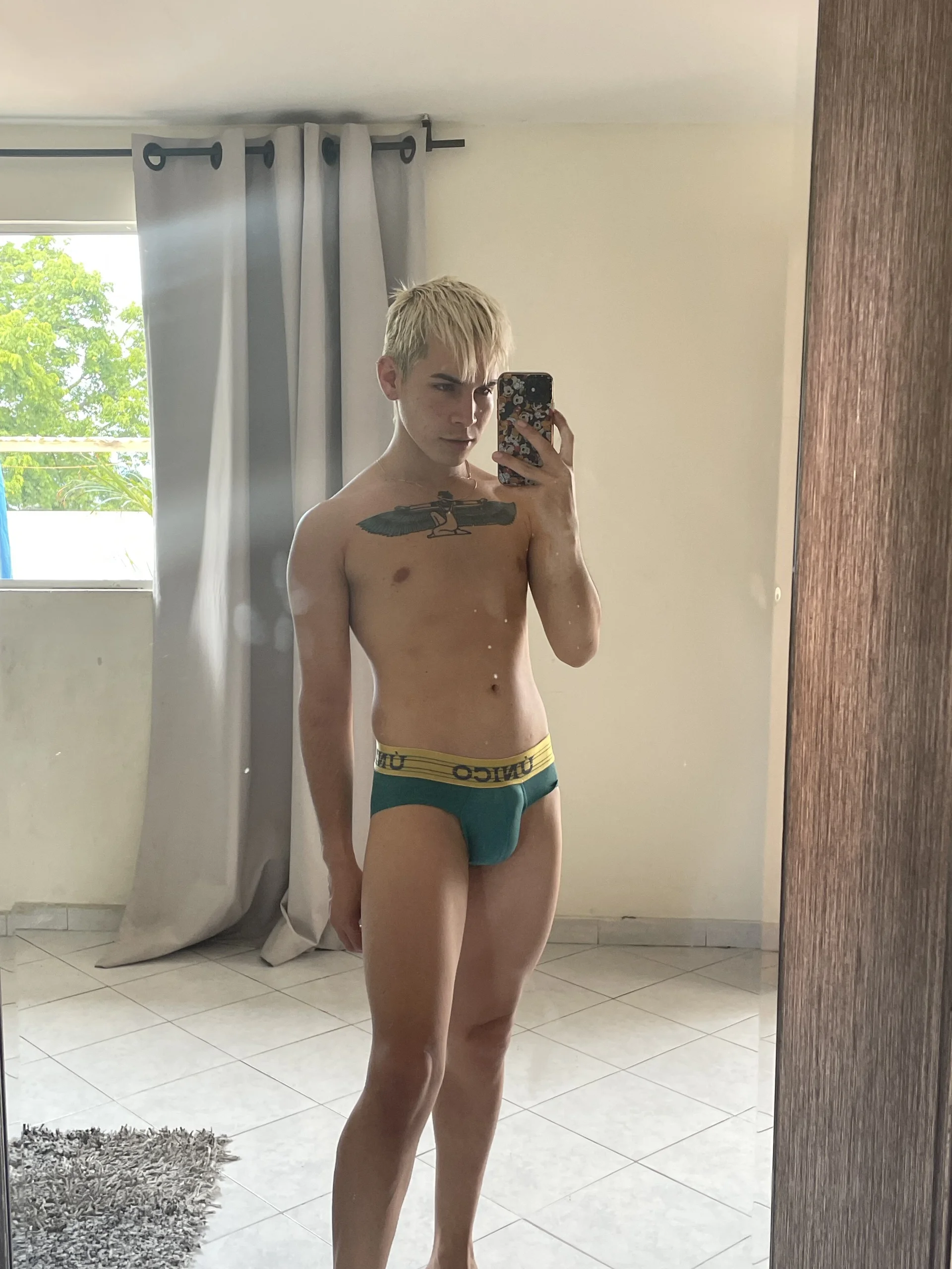 XXX Porn Photo of Nude Ryan_picato 6