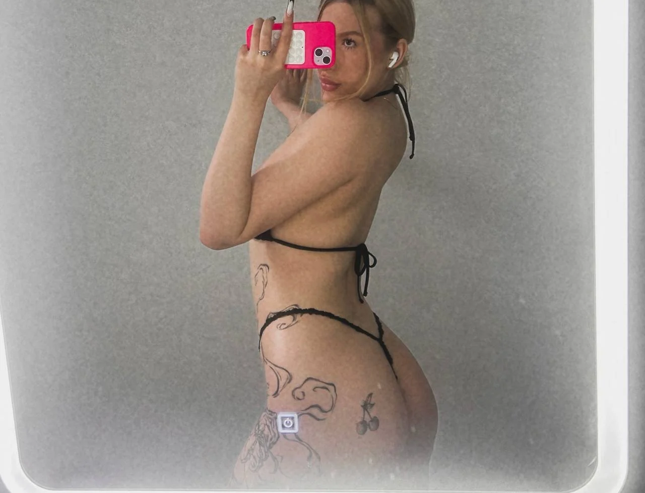 XXX Porn Photo of Nude Emma__Leee 25