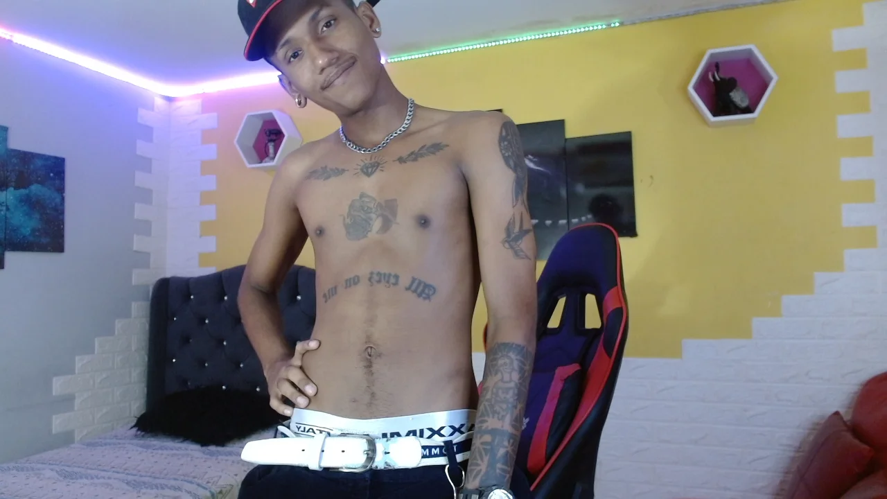 XXX Porn Photo of Nude ManSant 3