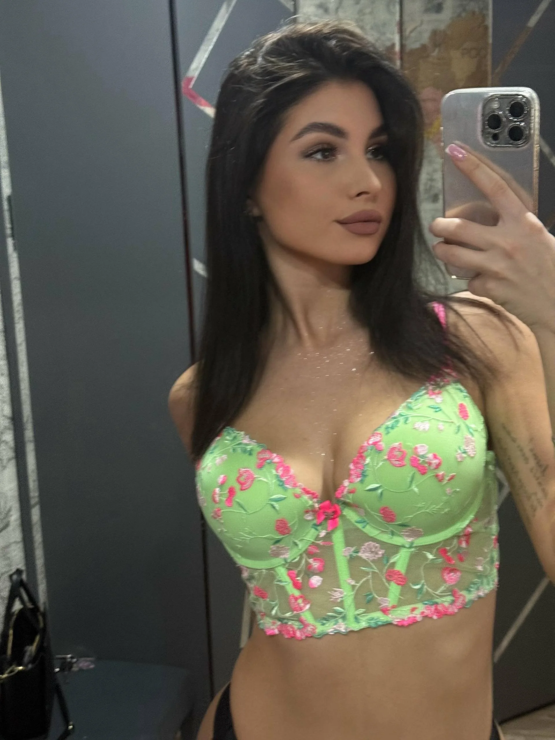 XXX Porn Photo of Nude FeliciaKogen 36