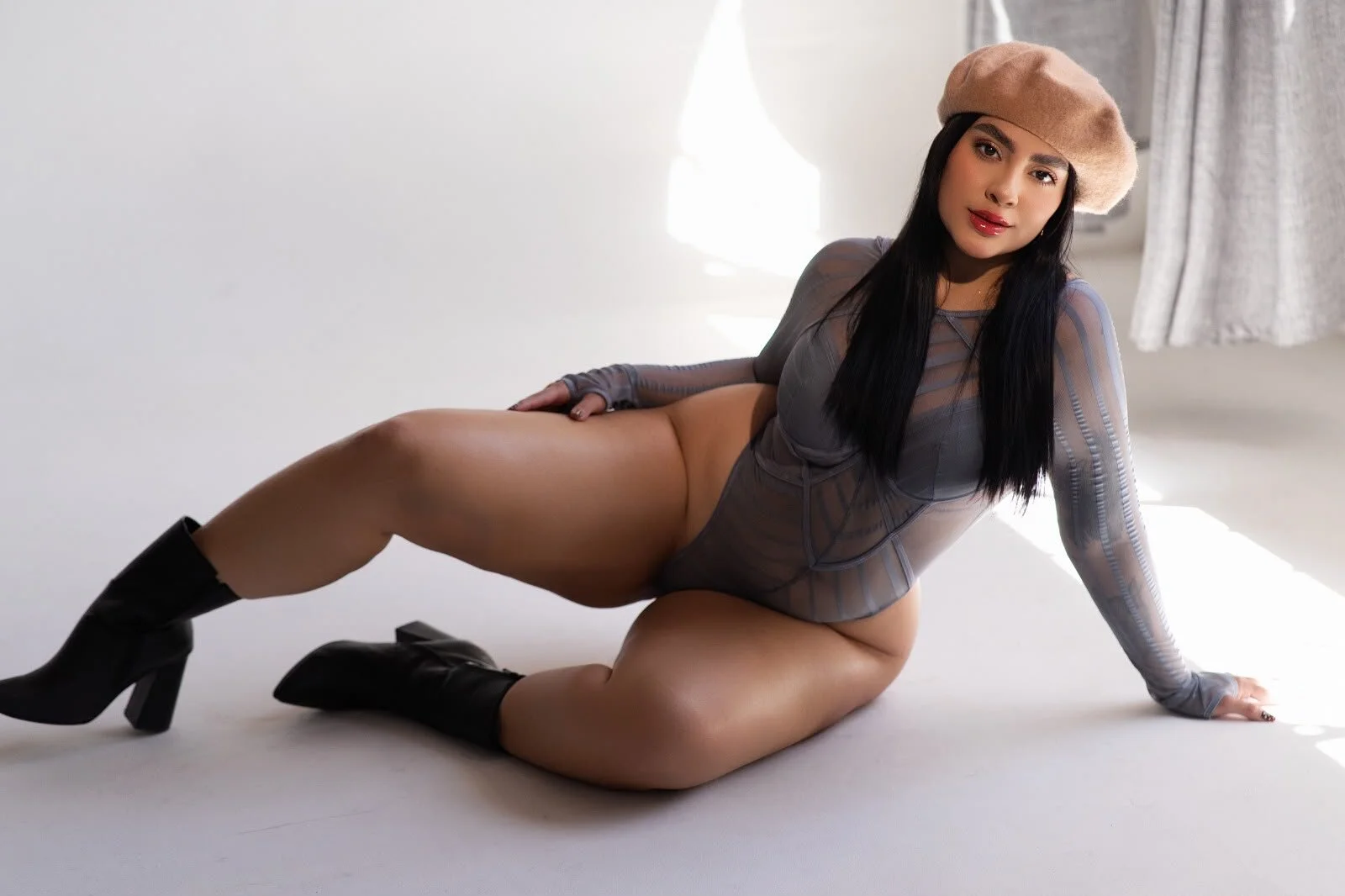 XXX Porn Photo of Nude Iris__kingsford 10