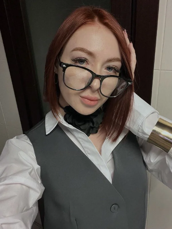 XXX Porn Photo of Nude Cuteroxyfoxy 5