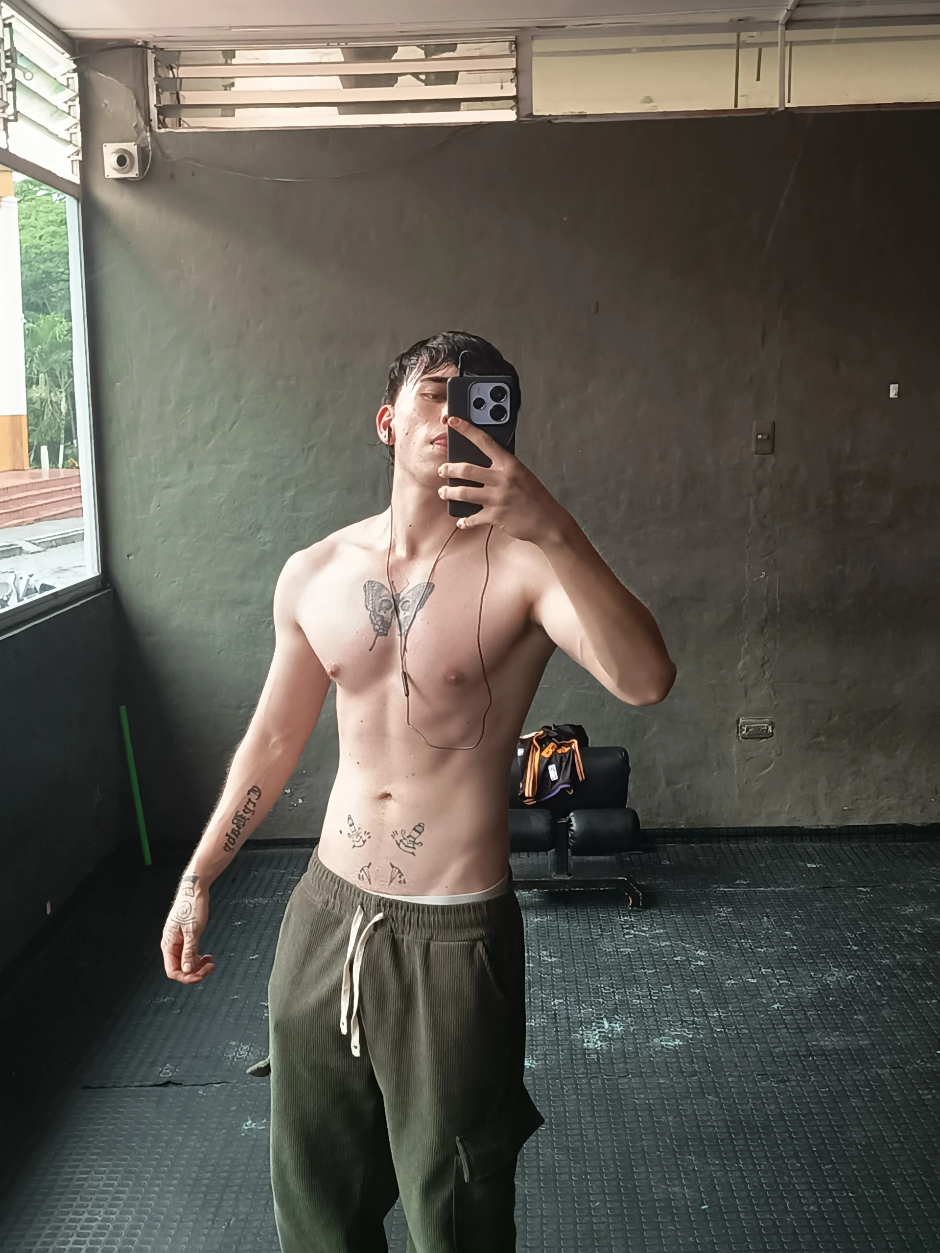 XXX Porn Photo of Nude Logan_sixxer 8