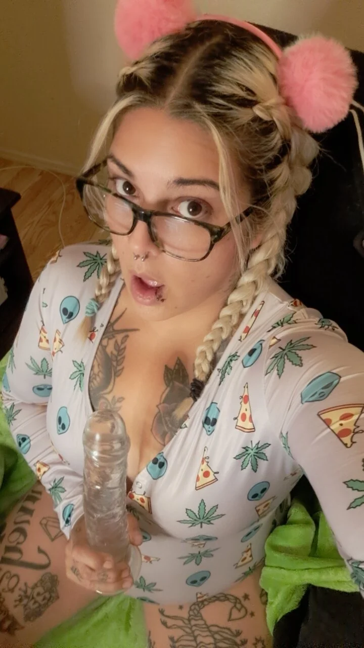 XXX Porn Photo of Nude ShineyQuinn 5