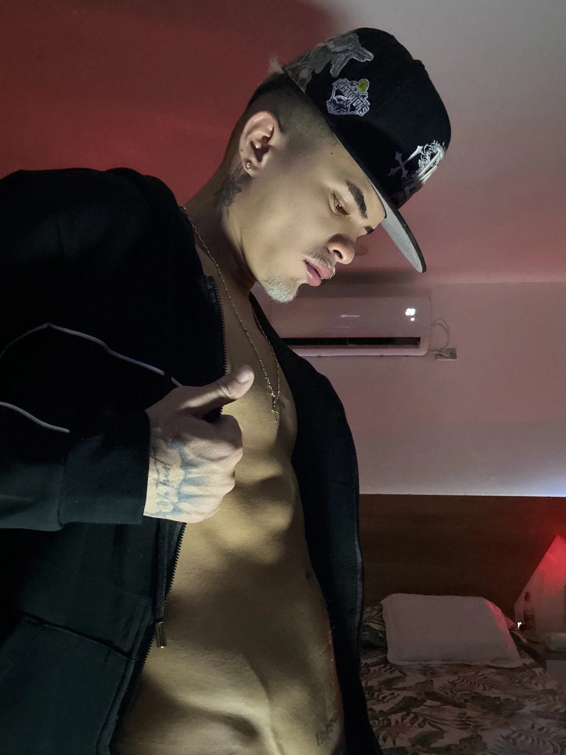 XXX Porn Photo of Nude huge_Santiago 64