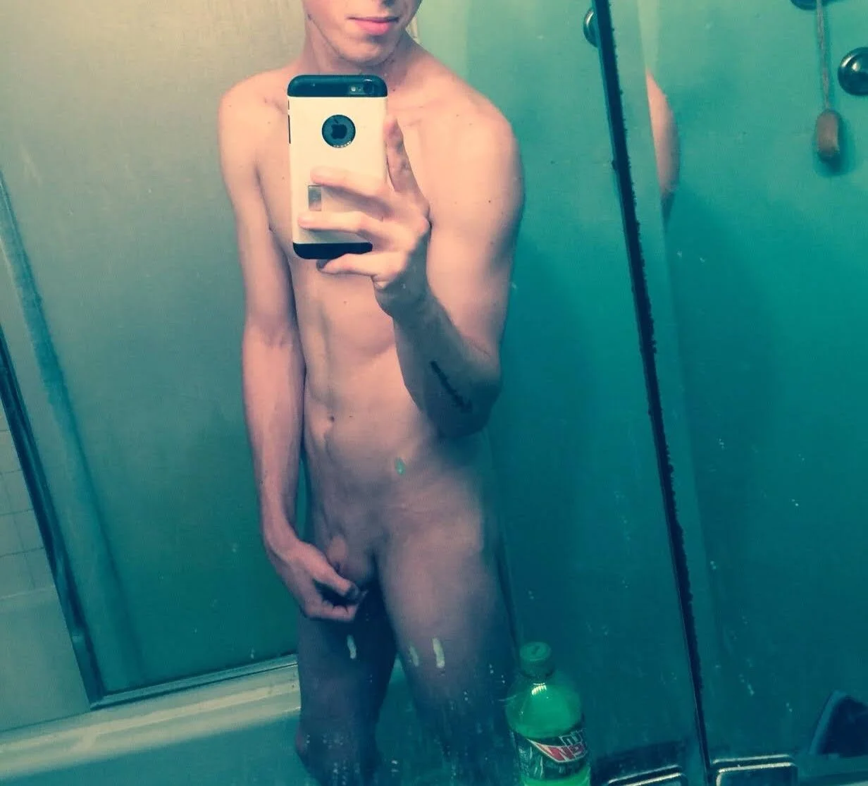 XXX Porn Photo of Nude BigJohnson06 3