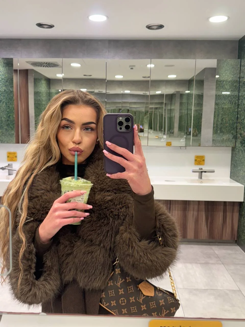 XXX Porn Photo of Nude anyaamurr 6
