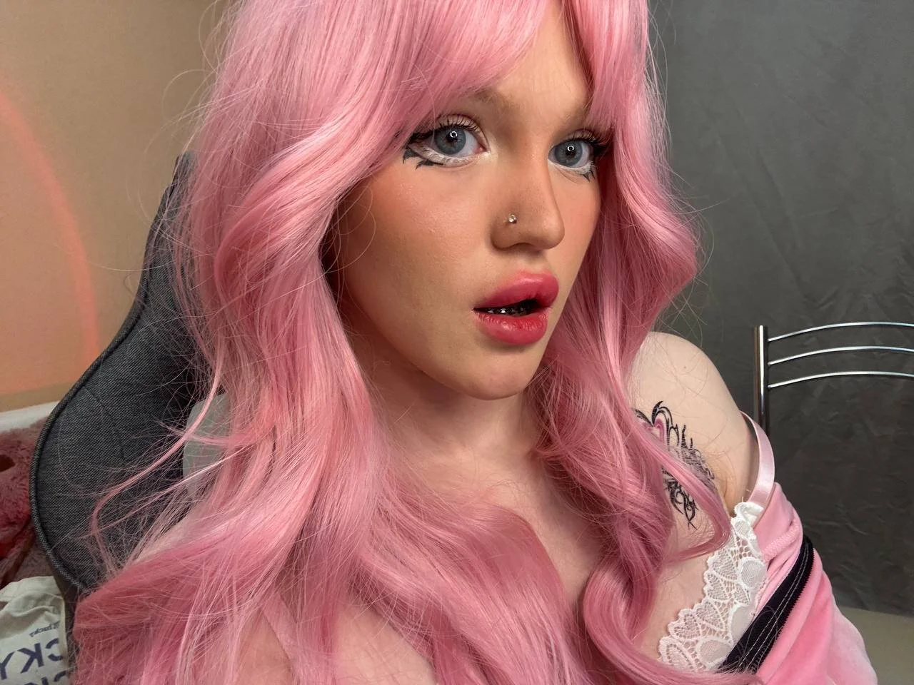 XXX Porn Photo of Nude LaurenWaite 2