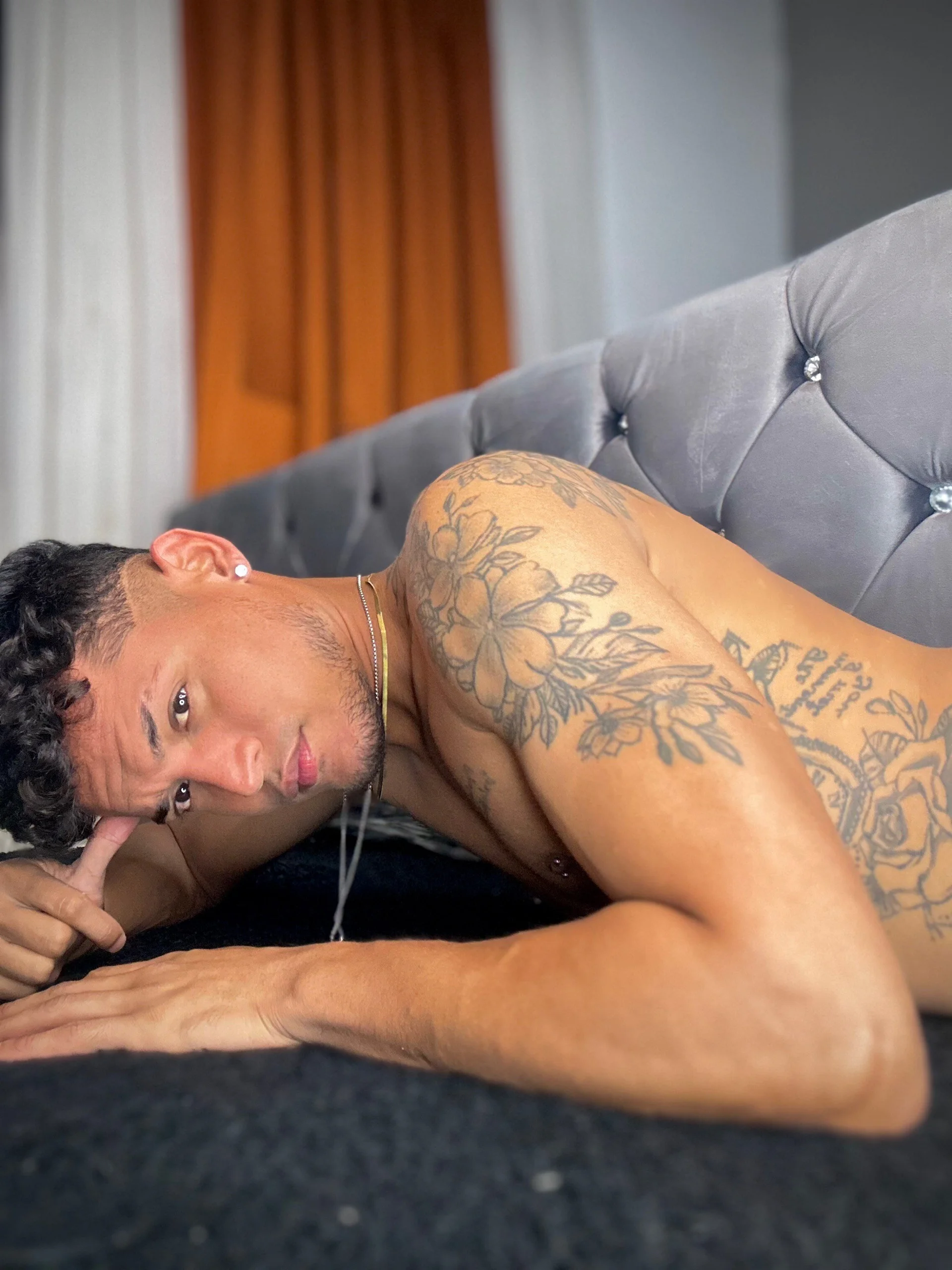 XXX Porn Photo of Nude NeomarErick 4