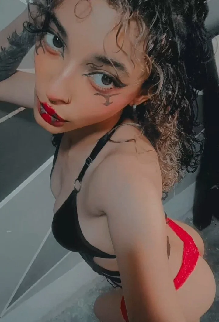 XXX Porn Photo of Nude samyadeline99 5