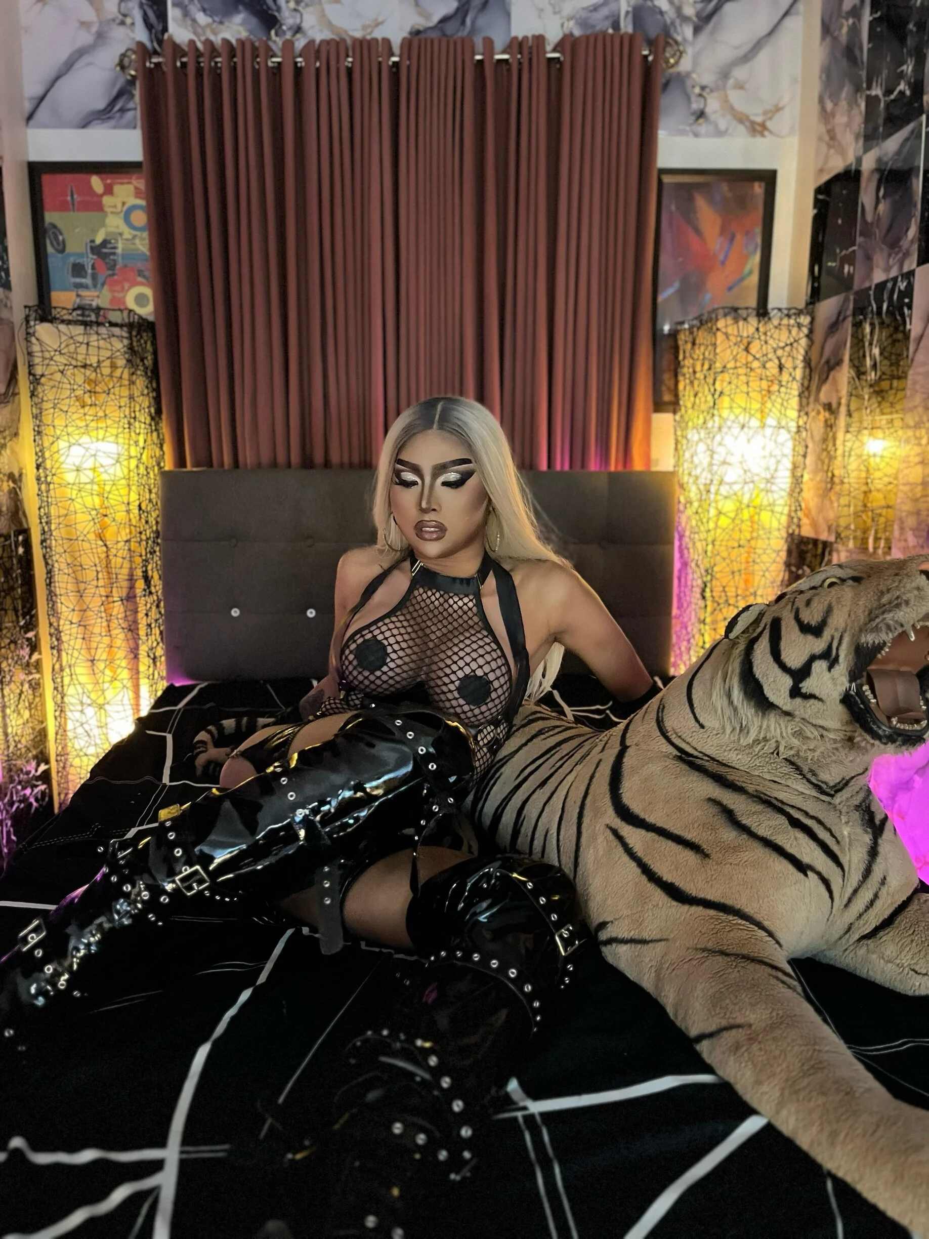 XXX Porn Photo of Nude MassiveCockTrans 10