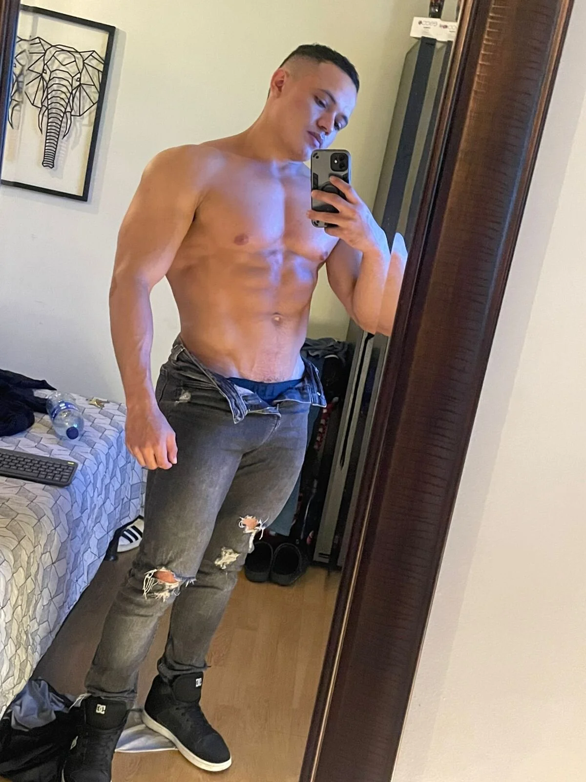 XXX Porn Photo of Nude KingLevi01 5