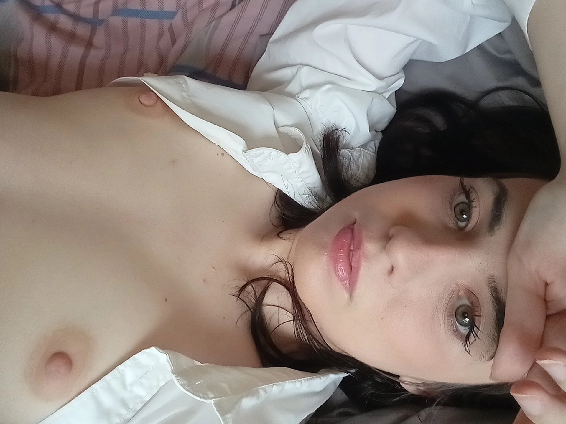 XXX Porn Photo of Nude goddesslunadragonprincess 3