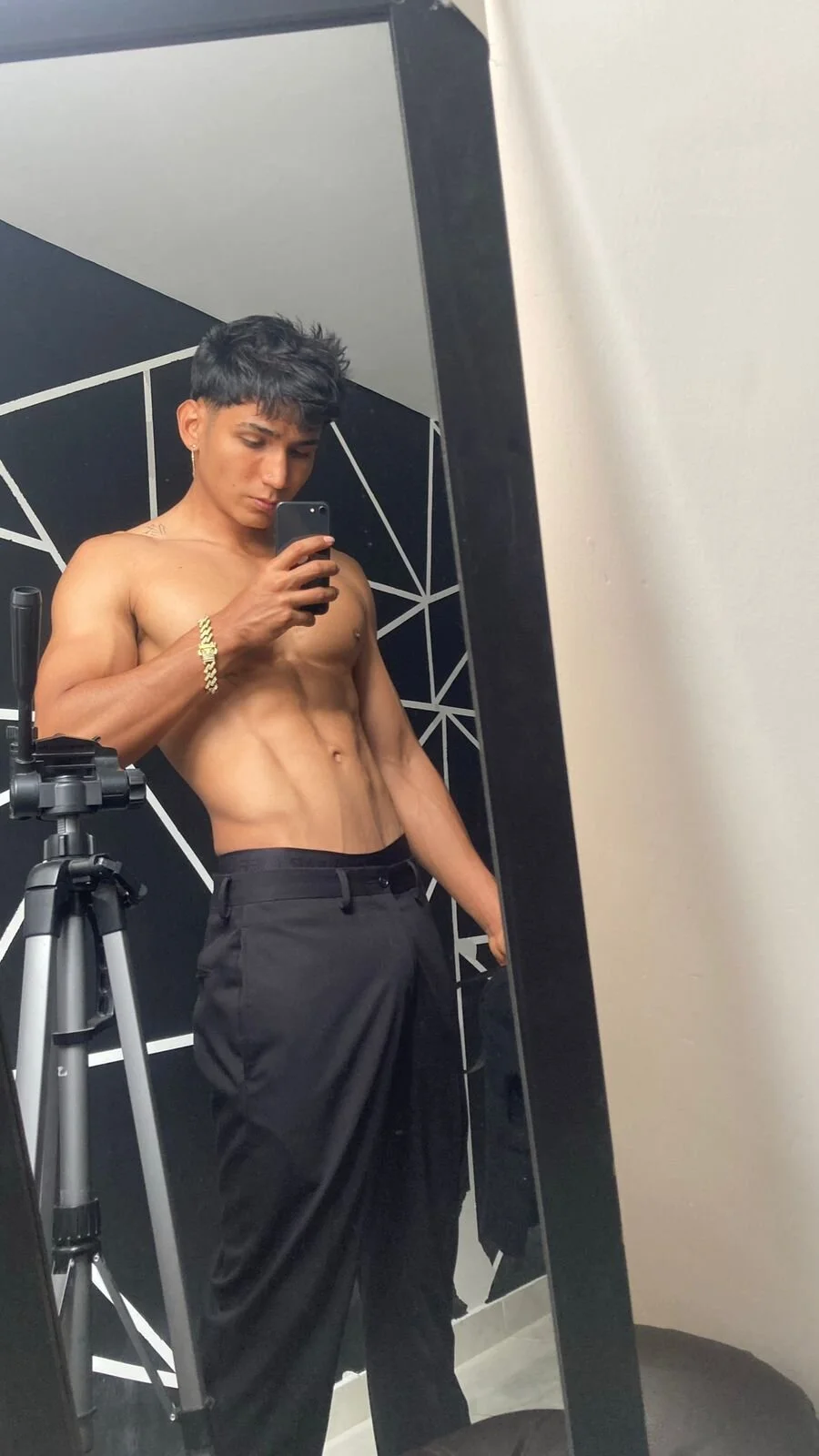 XXX Porn Photo of Nude muscle_boyhorny 21
