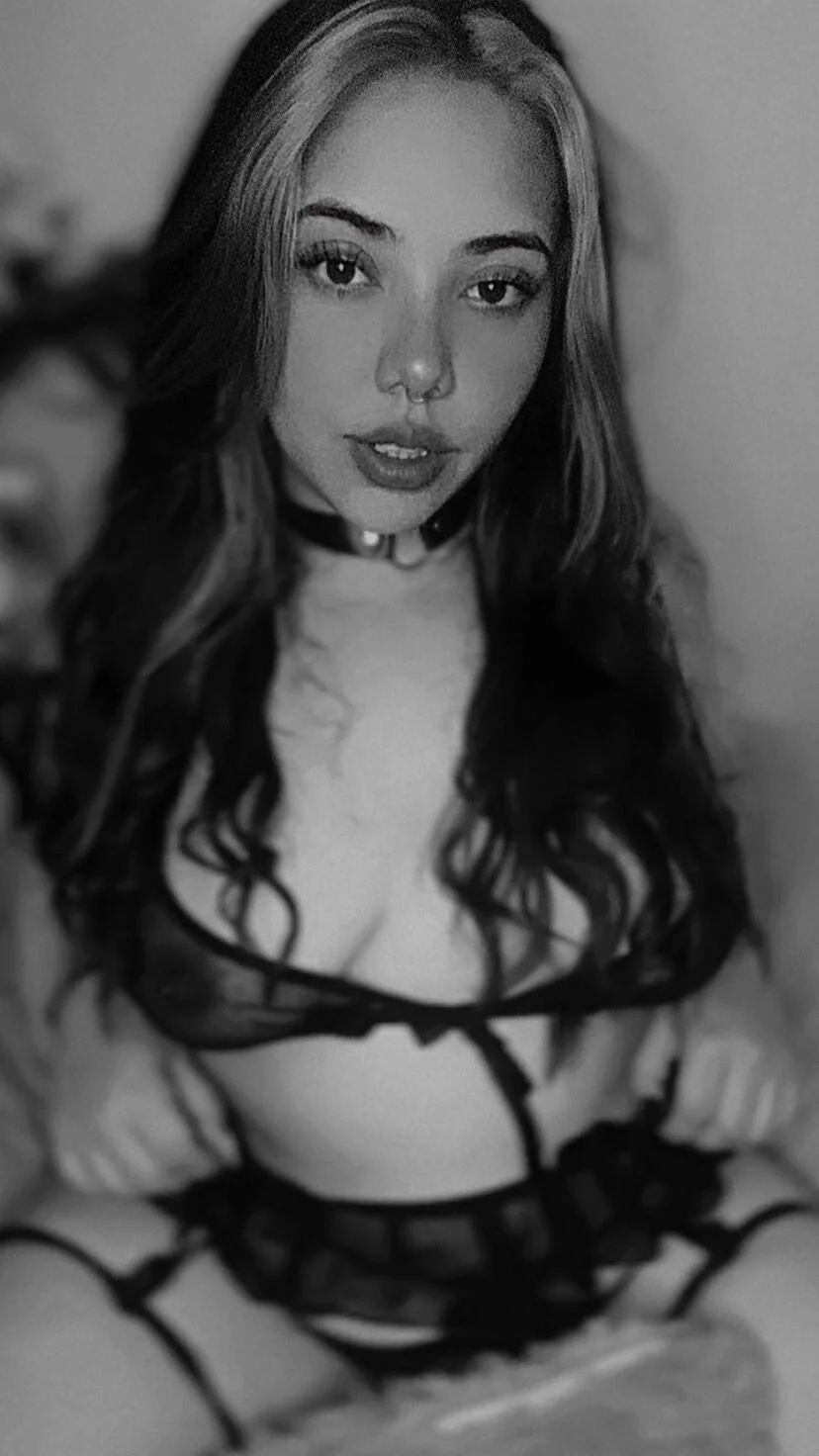 XXX Porn Photo of Nude Paulette_Blanche 24