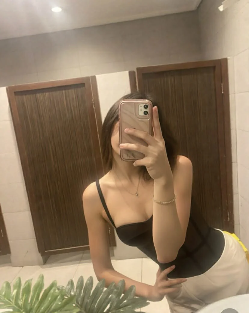 XXX Porn Photo of Nude SideChick_Bunny 3