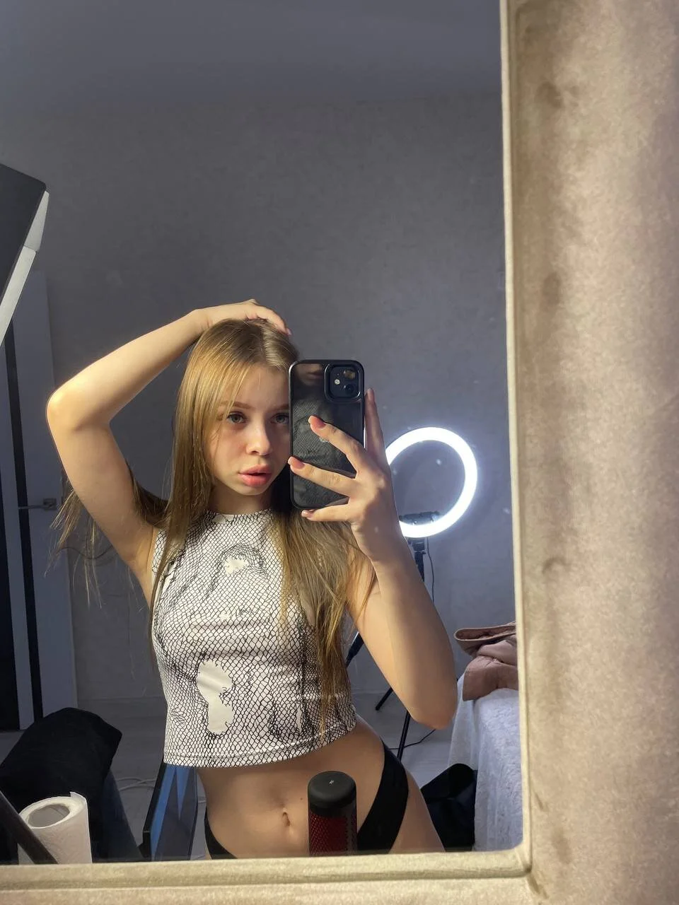 XXX Porn Photo of Nude lovelykaylee 6