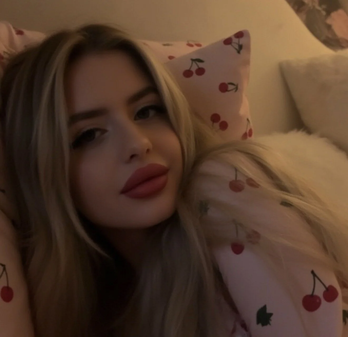 XXX Porn Photo of Nude Holly-Glamour 26