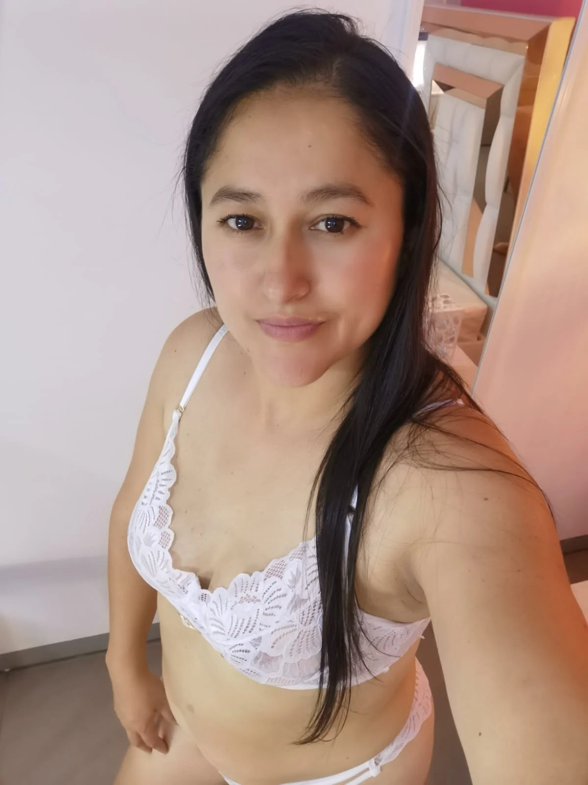 XXX Porn Photo of Nude charlote_hot69 2