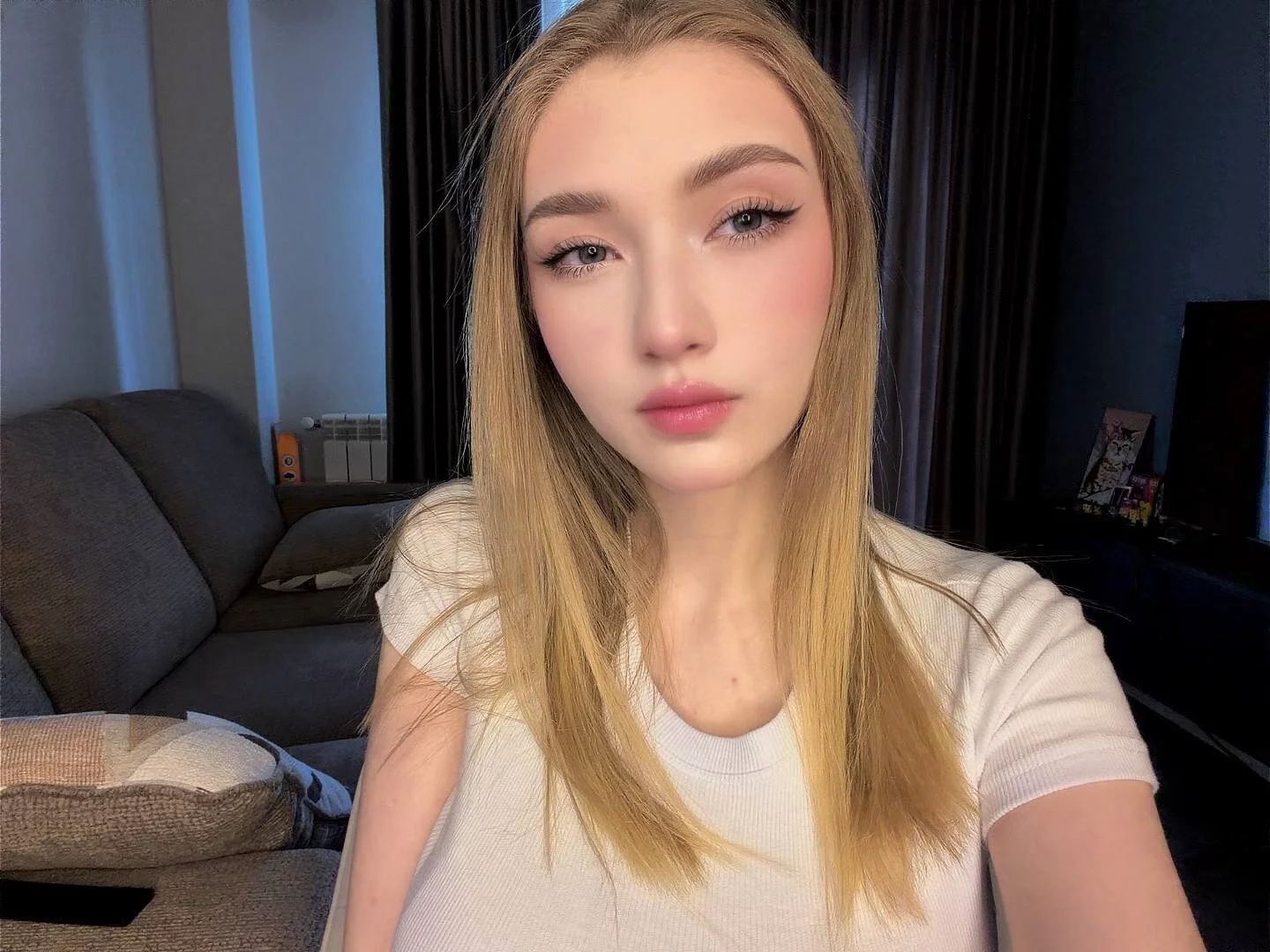 XXX Porn Photo of Nude AveryBerkson 30