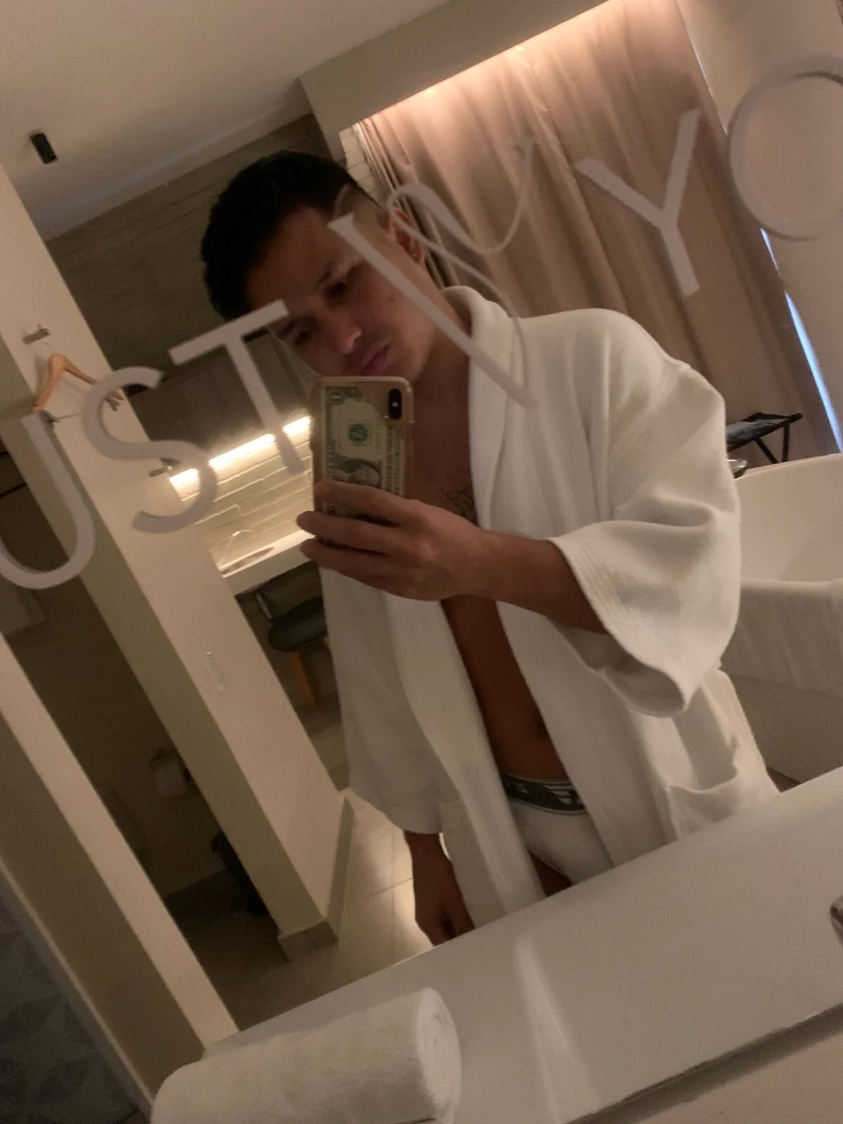 XXX Porn Photo of Nude luiferrodri 7