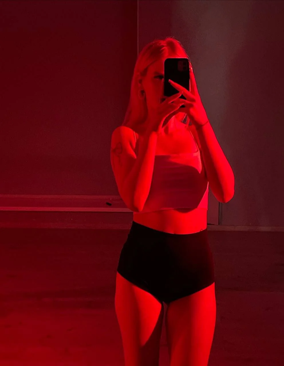 XXX Porn Photo of Nude ZaraDudley 24