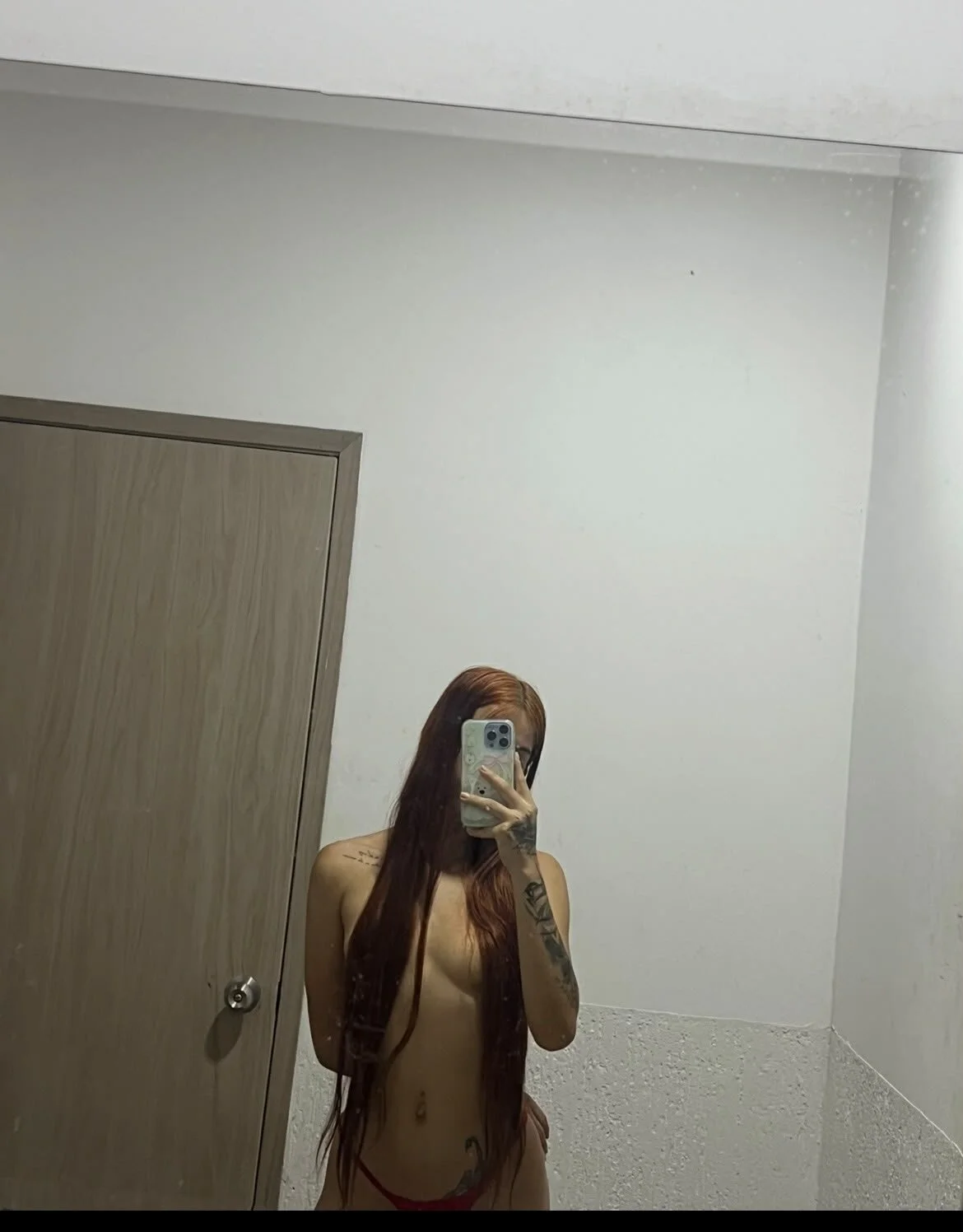 XXX Porn Photo of Nude val_18_ 3