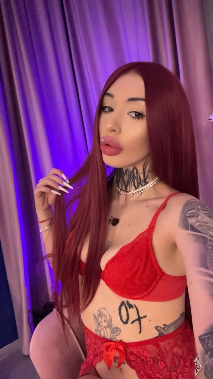 XXX Porn Photo of Nude CassandraFoxy 18