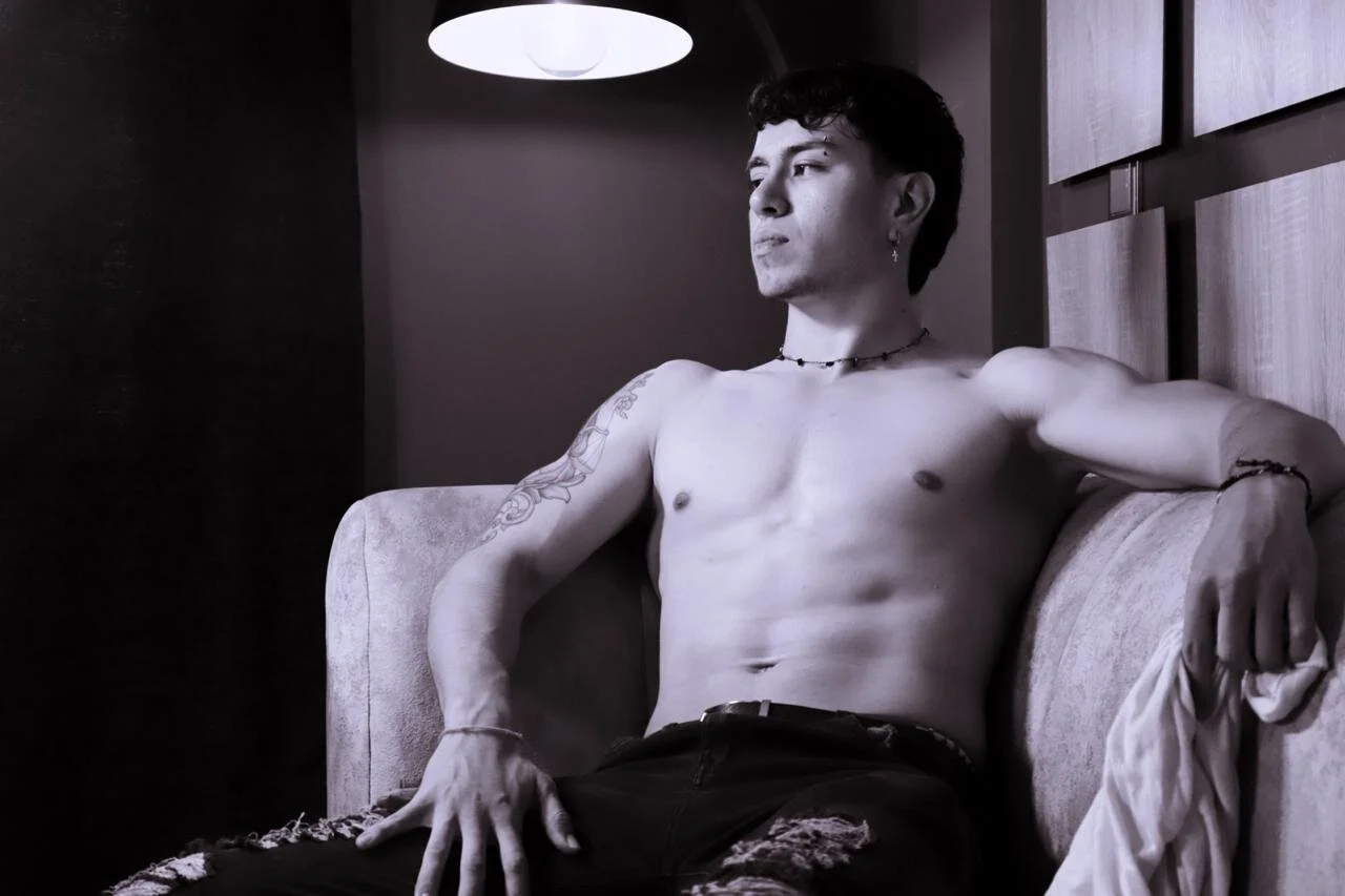 XXX Porn Photo of Nude Laramucci 32