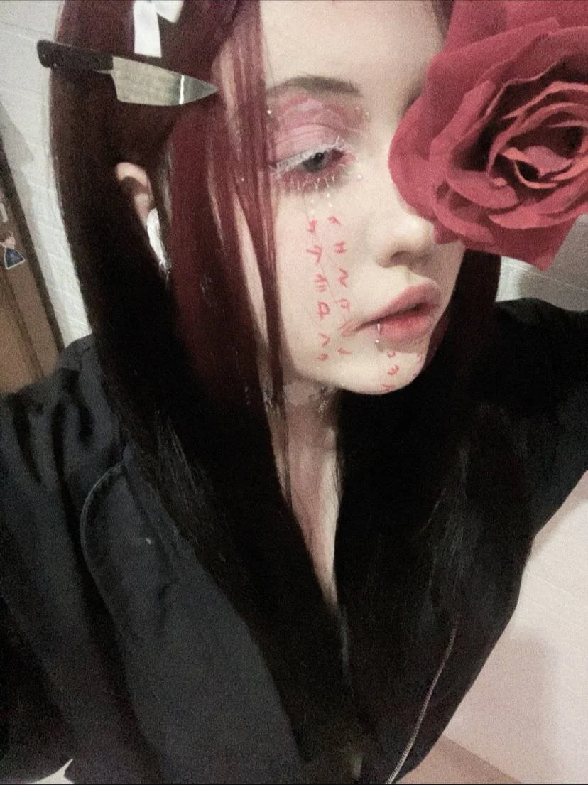 XXX Porn Photo of Nude Kira_G0ld 21
