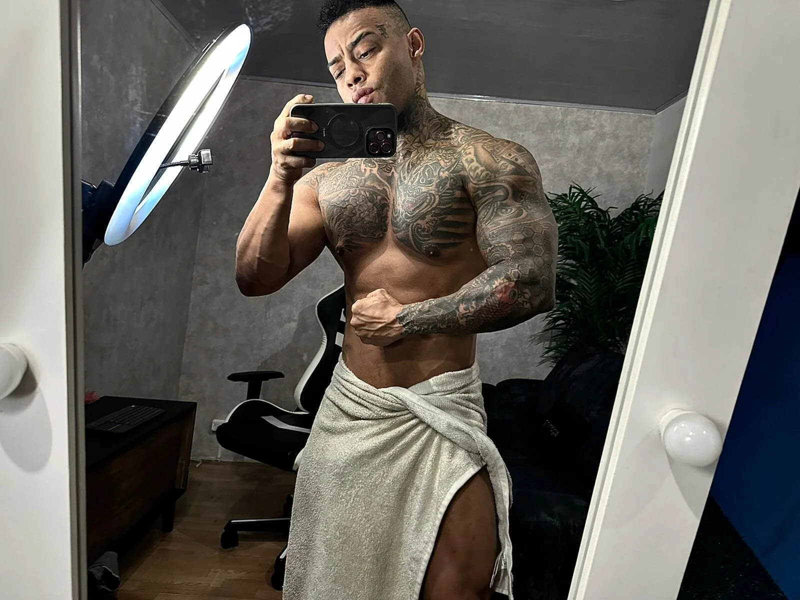 XXX Porn Photo of Nude owen_freid 8