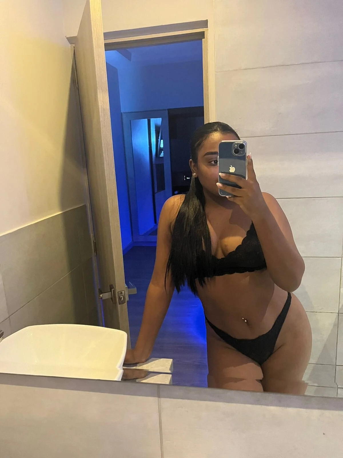 XXX Porn Photo of Nude kayna_gomez 1