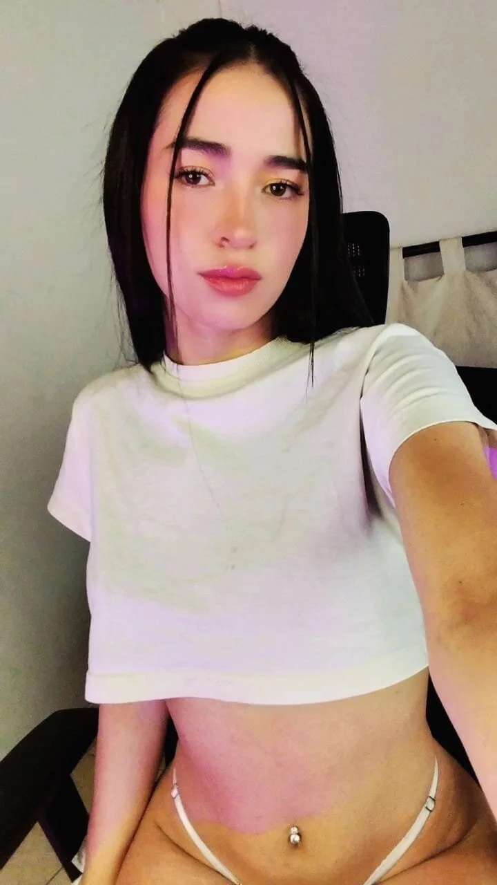 XXX Porn Photo of Nude ella__olmos 7