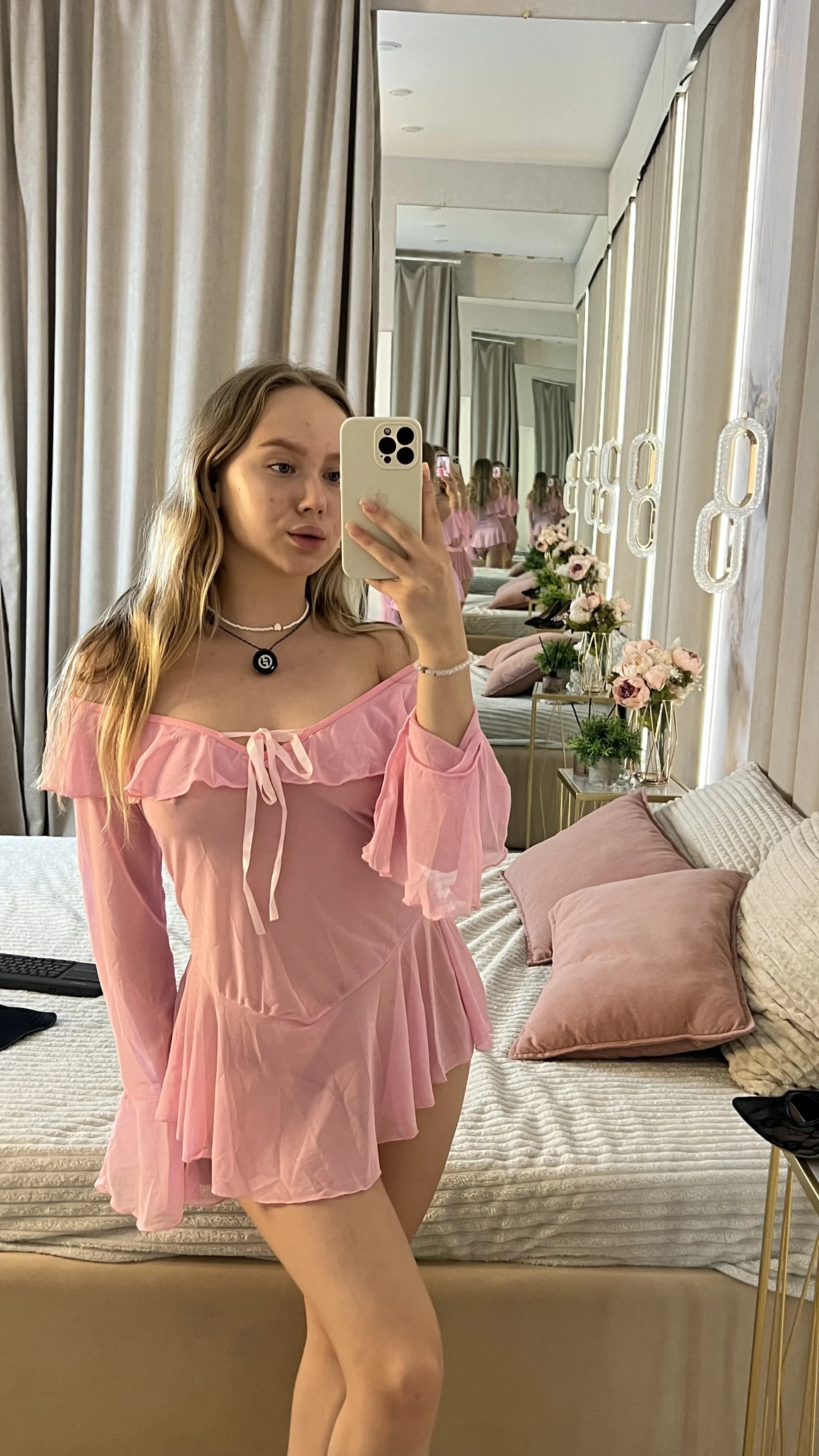 XXX Porn Photo of Nude Emi_Gold 18