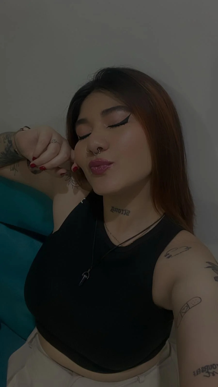 XXX Porn Photo of Nude evelyx69x 7