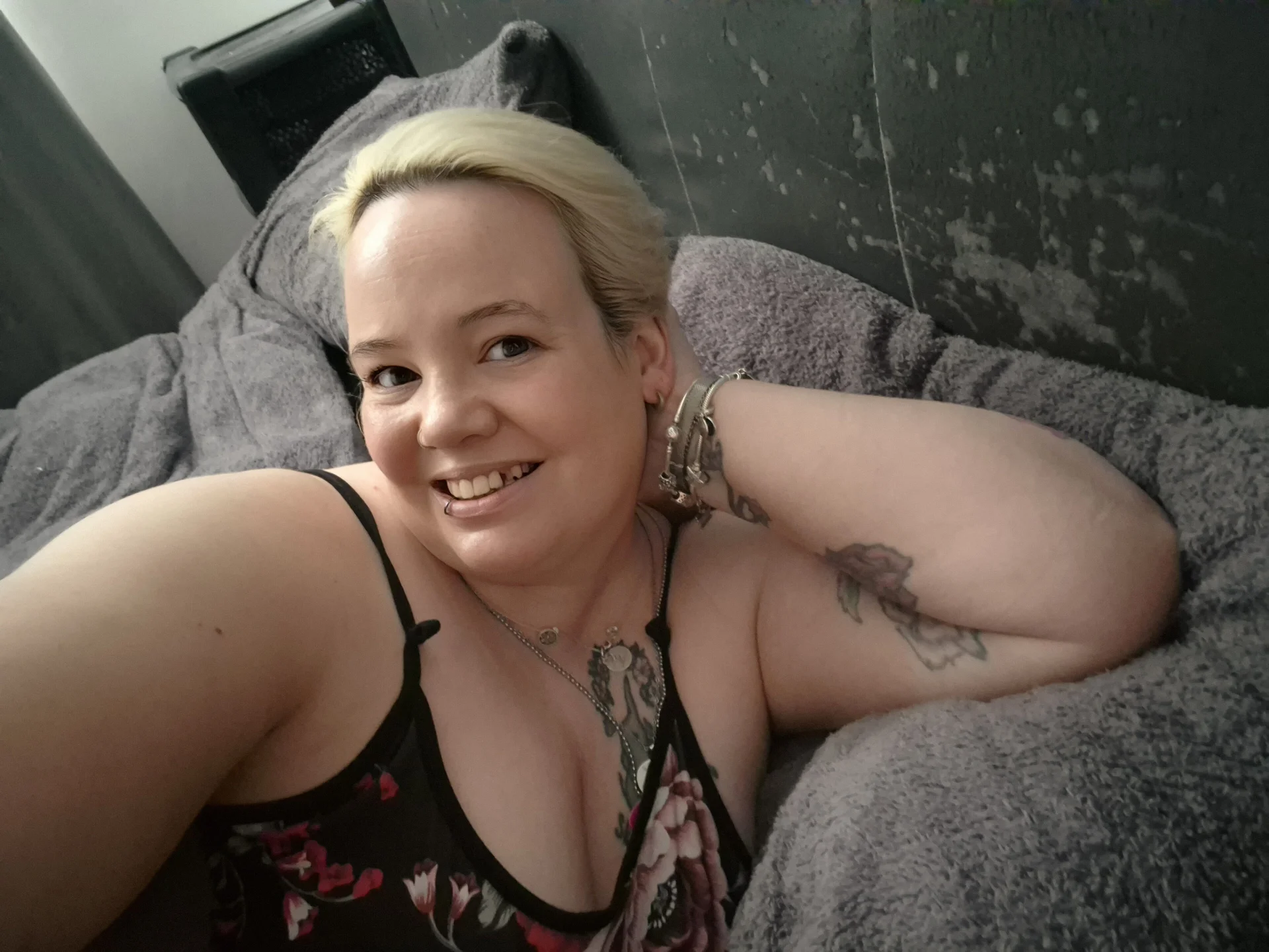 XXX Porn Photo of Nude Bigbustedcurvylady 7