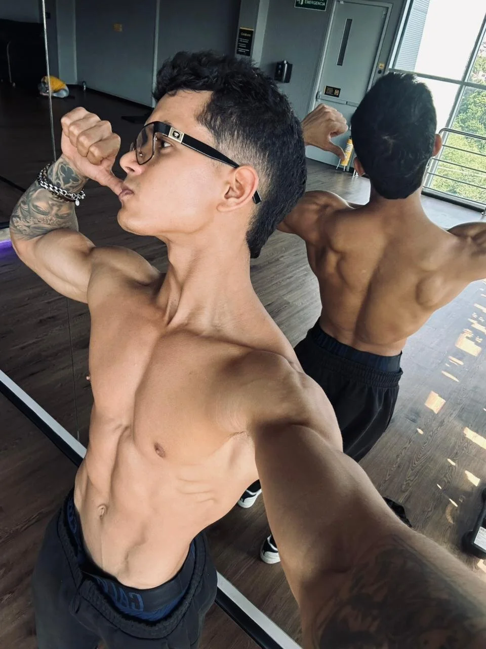XXX Porn Photo of Nude Paradise_boy_s 21