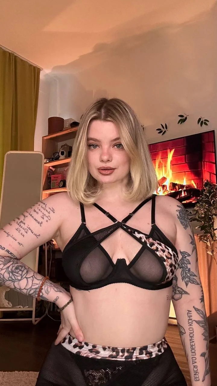 XXX Porn Photo of Nude Hottie_Jane 8