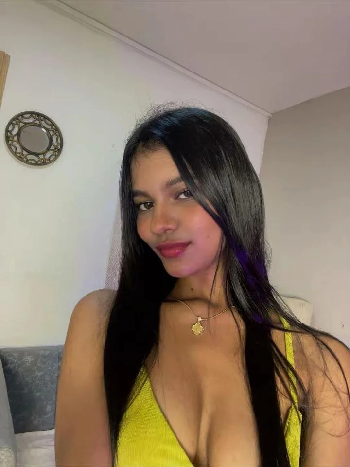 XXX Porn Photo of Nude queen_adhara 5