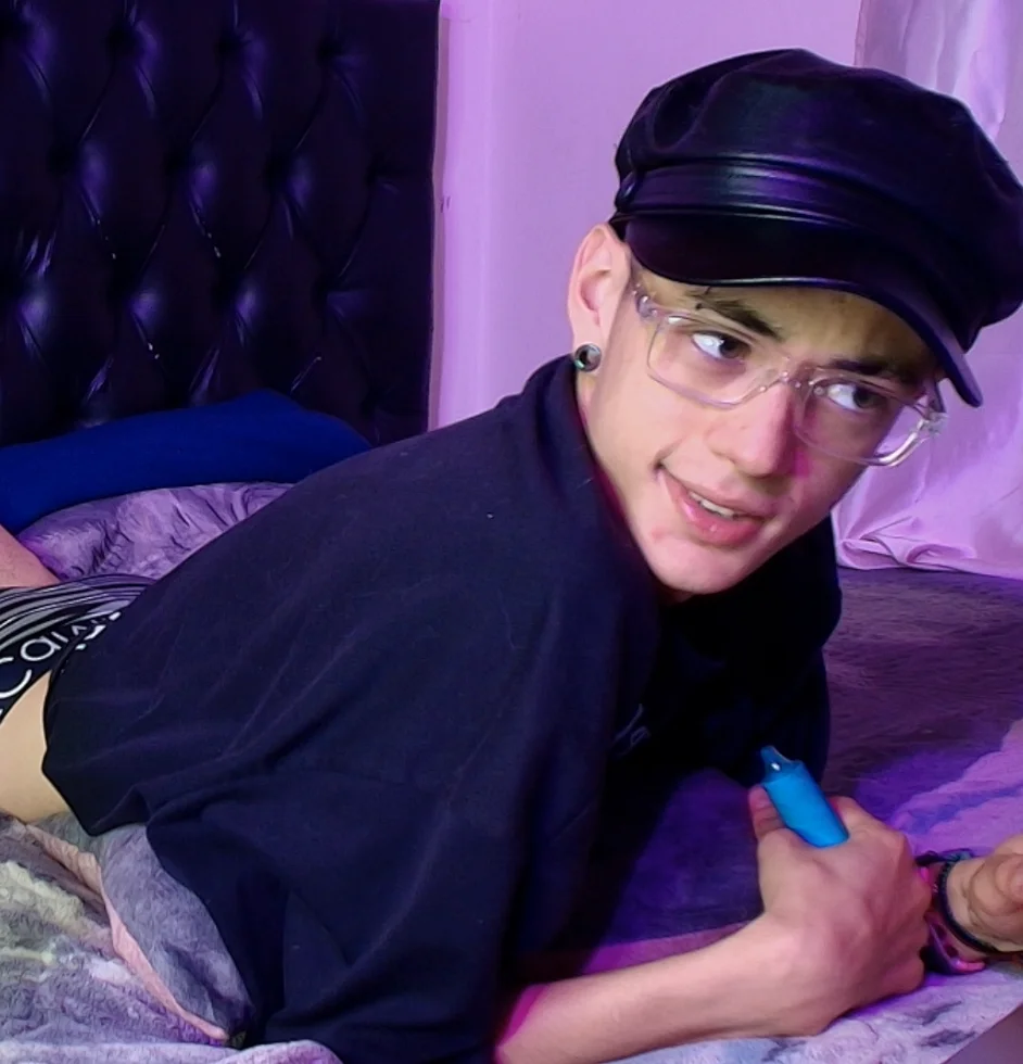 XXX Porn Photo of Nude 0_oJacob 4