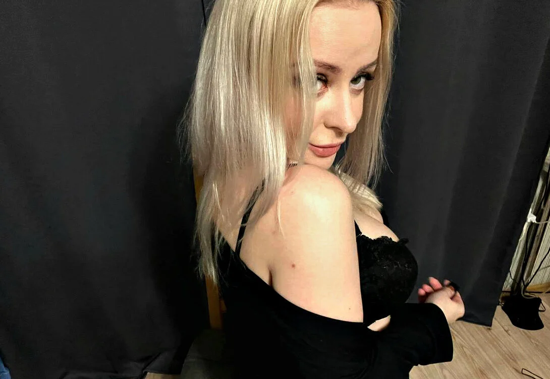 XXX Porn Photo of Nude Hotdreamhere 1